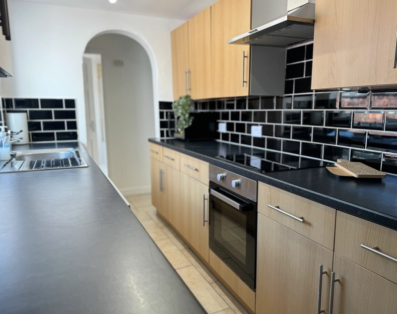 SPARE ROOM in a 4bed student house - Thumbnail 3